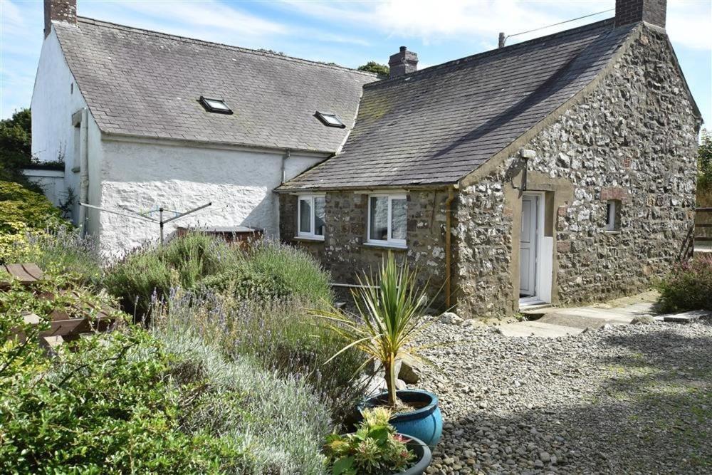 The Farmhouse Newport  Exterior photo